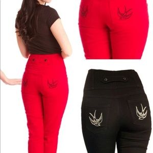 Red high waisted capris.